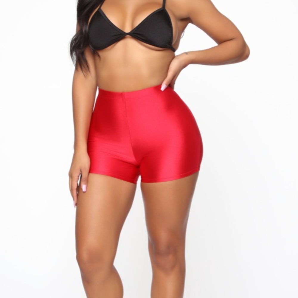 Fashion nova red shorts